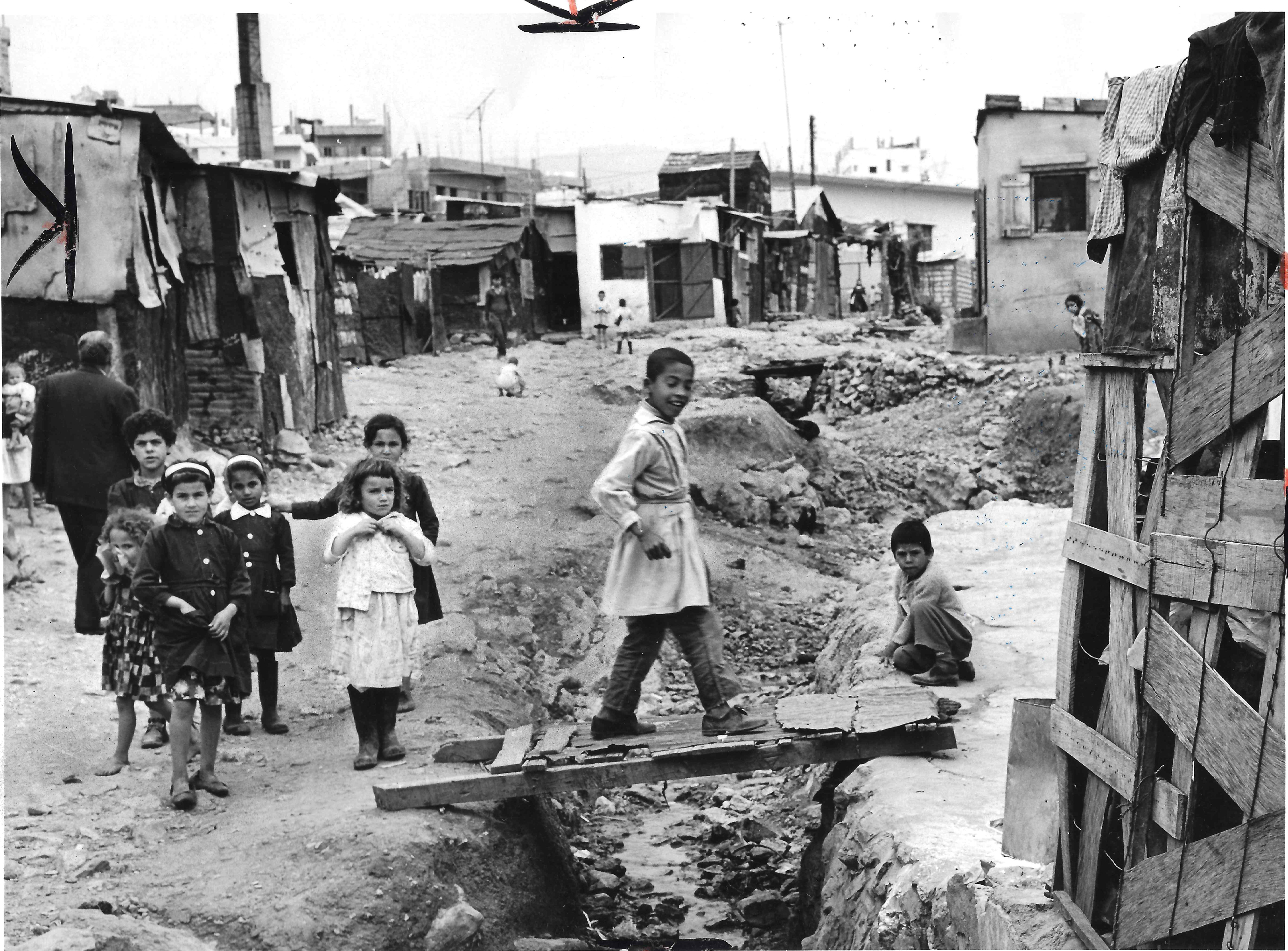  الدكوانة بالقرب من بيروت في لبنان عام 1969.jpg