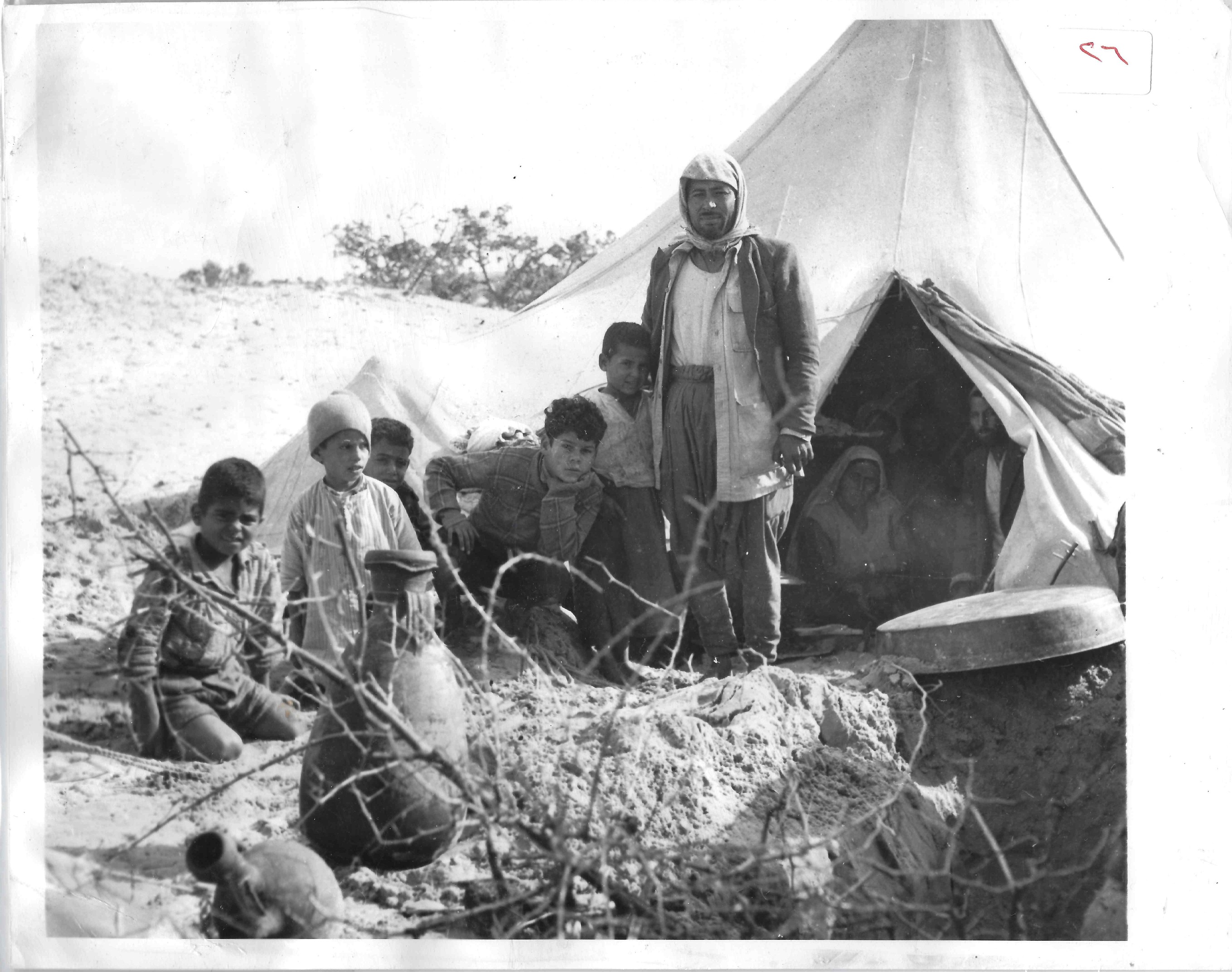 مخيمات اللاجئين الفلسطينيين عام 1949.jpg
